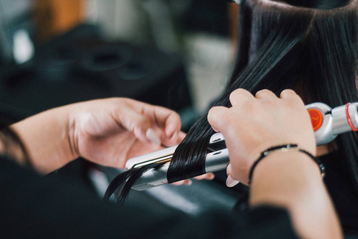 Salon-Grade Flat Irons: 7 Proven Reasons Your Hair Still Gets Damaged (and How to Fix It)